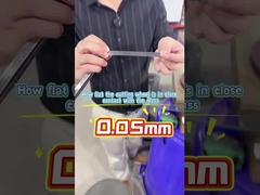 Bekijk het snijwiel goed tegen het glas.