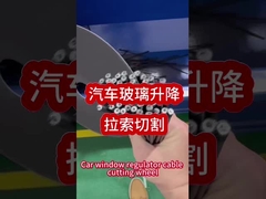 Snijden van de kabels voor de regelaar van het raam van de auto