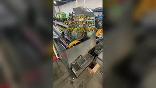 Spuitsnijmachine met twee stations